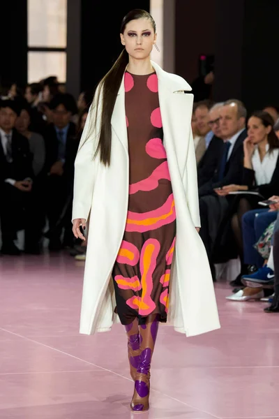 Look 48